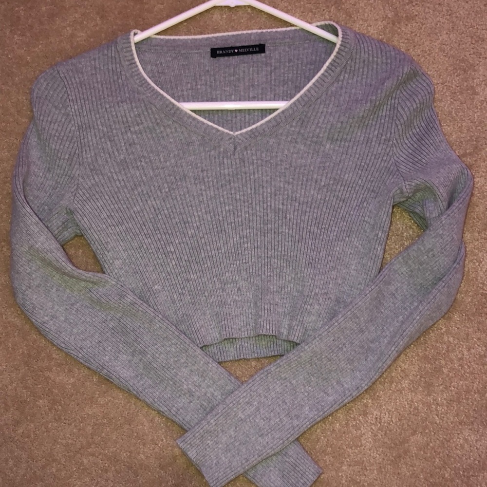 brandy melville cropped grey sweater